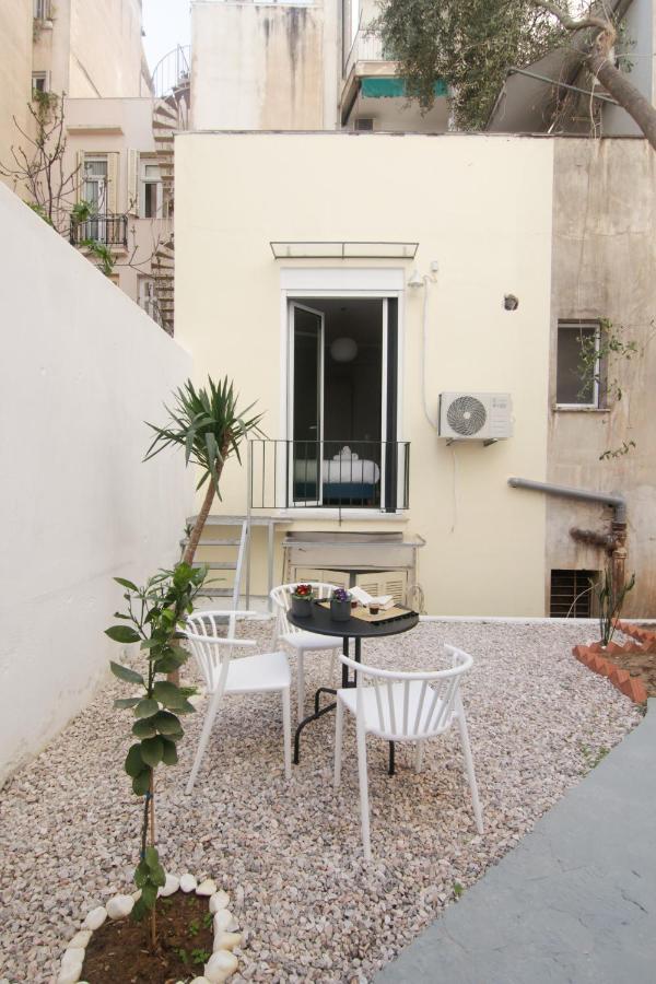 Patio Apartment Near Metro & Acropolis Athen Eksteriør billede